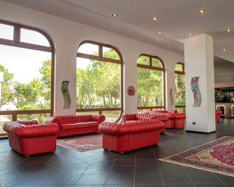 Pizzomunno Vieste Palace Hotel - Vieste - Lobby