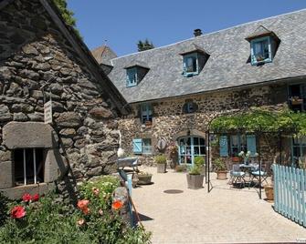 Sandine - Neuvéglise-sur-Truyère - Patio