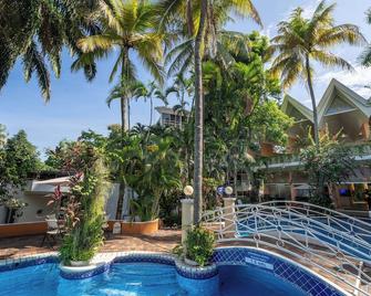 Gran Karmel Hotel - Retalhuleu - Piscina