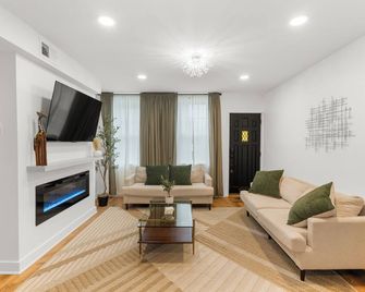 King Size Bed, Modern, Close to Public Transportation and Eateries - Filadelfia - Sala de estar
