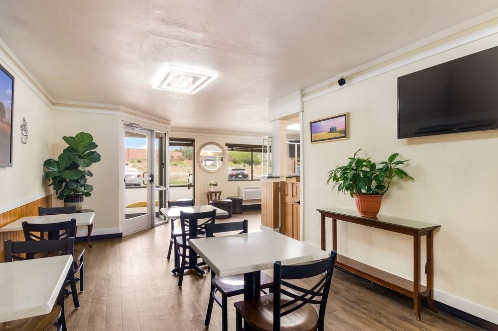 Rodeway Inn Greeley thumbnail 3