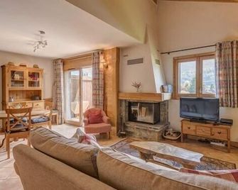 Le Chardon Argenté T4 Duplex 4 etoiles - 7 couchages - Parking&Piscine - Samoëns - Salon