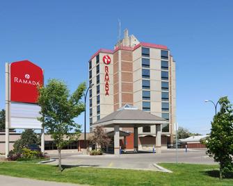 Ramada by Wyndham Lethbridge - Lethbridge - Bygning