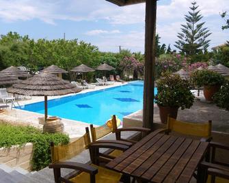 Angelina Boutique Escape - Perdika (Egina) - Piscina