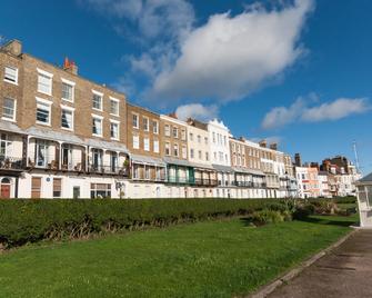 The Royal Harbour Hotel - Ramsgate - Budova