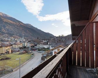 Appartamento Carla, Strembo - 스트렘보 - 발코니