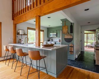 Bluebird Cabin: Firepit + Mtn Views near Belleayre - Fleischmanns - Cocina