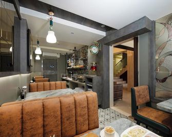 هوتل كالبانا بالاس - مومباي - غرفة معيشة