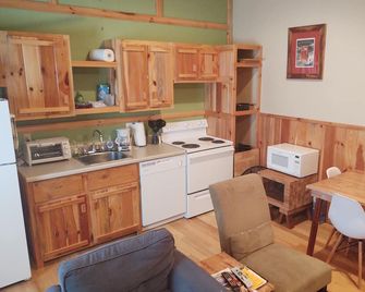 Deep Creek Apartment - Quaint very close to downtown BC & national park - Bryson City - Kuchyň