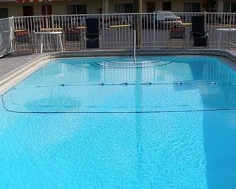 Red Carpet Inn Starke - Starke - Басейн