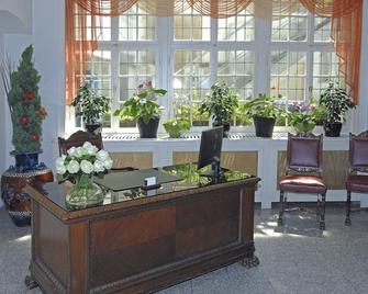 Hotel An der Philharmonie - Cologne - Front desk