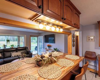 3br Cottage in Lansing bordering the New River Gorge National Park and Preserve - Edmond - Essbereich