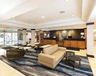 Fairfield Inn & Suites by Marriott Milwaukee Airport - Oak Creek - Лоббі