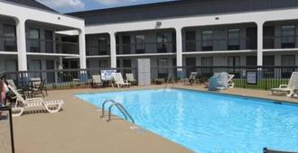 Baymont Inn & Suites Florence by Wyndham - Florence