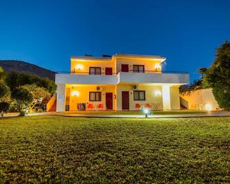 Angela Studios Pefkos - Lindos - Building