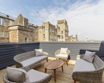 Destiny Scotland - Royal Mile Residence - Edinburgh - Balcony