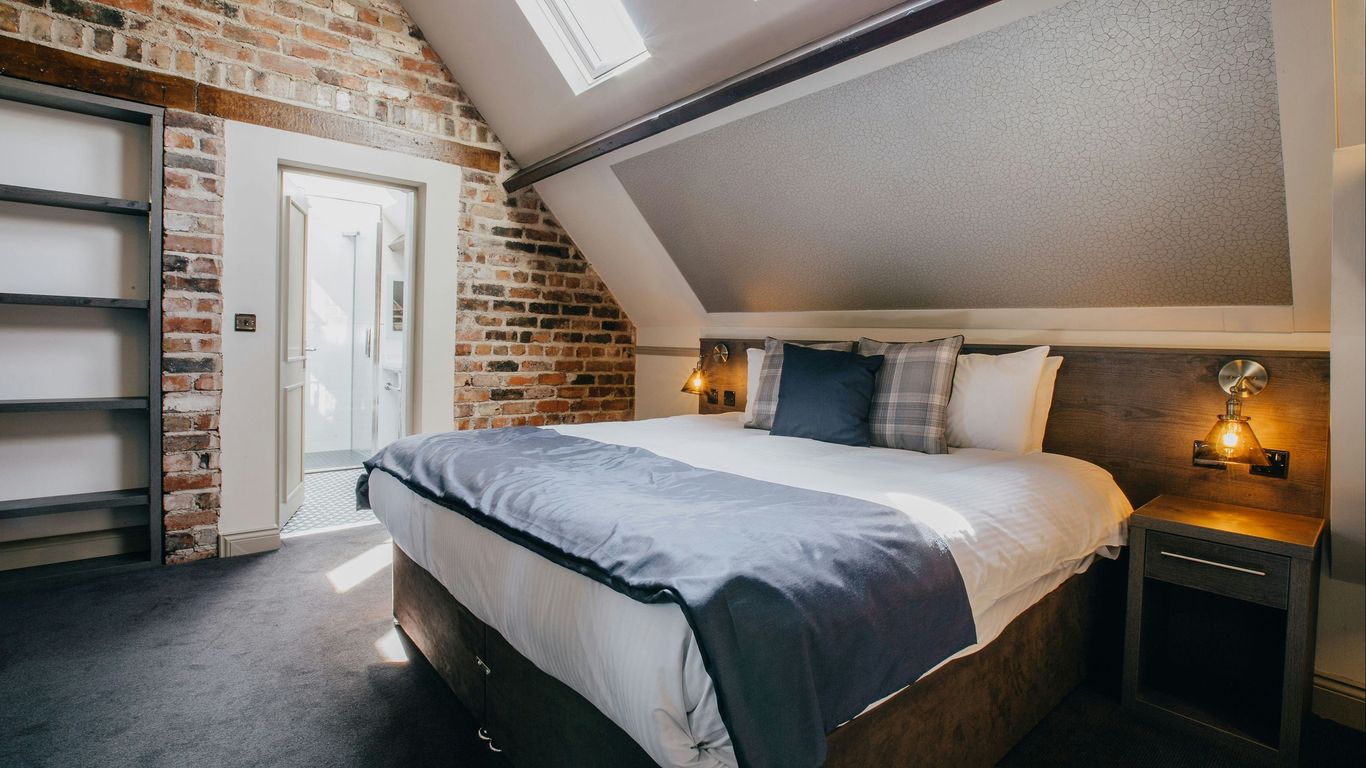 The Duke of Edinburgh Hotel & Bar