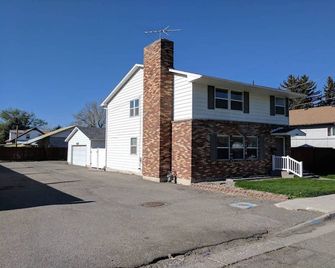 2 King Beds - 2 bedrooms - Basement Apt w/Kitchen - Rexburg - Gebouw