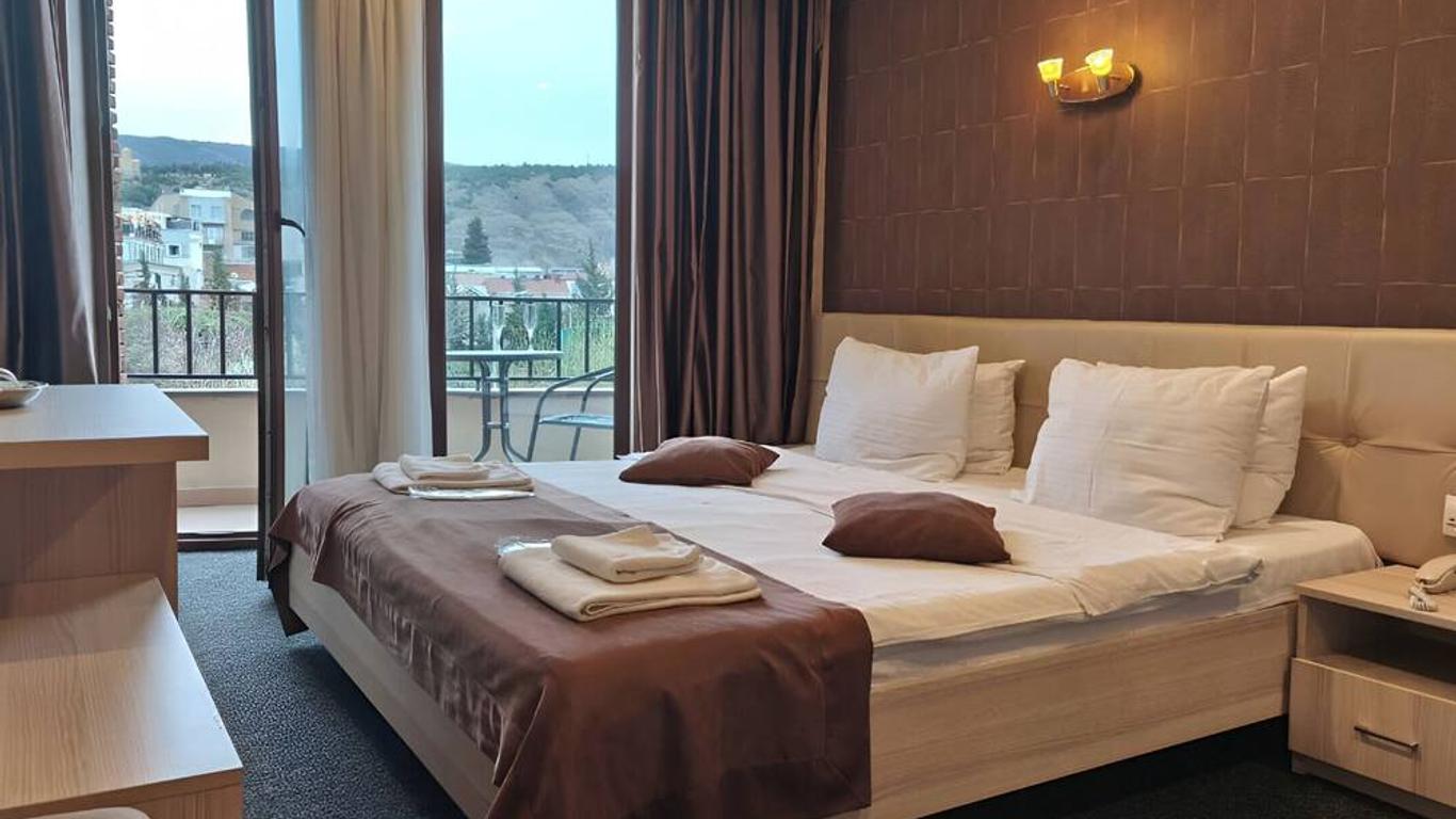 Hotel Voyager