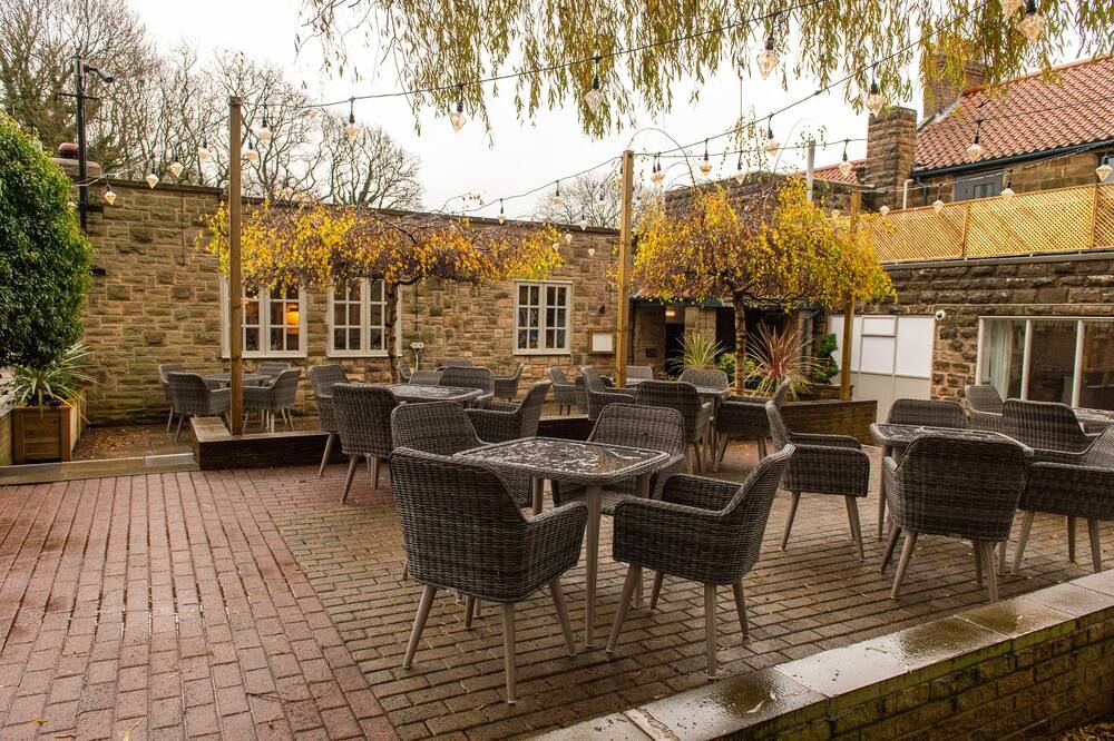 Cross Keys by Chef & Brewer Collection - Guisborough - Innenhof