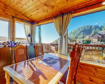 The Frosty Walrus - Brookings - Balcony