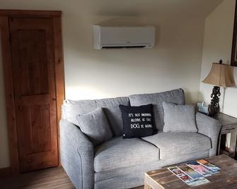 Cozy space located in the heart of the Bitterroot mountains - Victor - Sala de estar