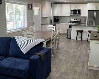 Maple Gardens - 3 Bedroom Lake Access Home - Lexington - Cocina