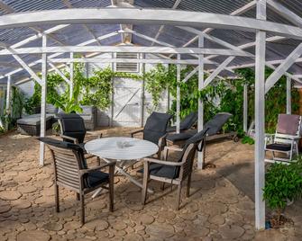 By The Bridge Bed & Breakfast - Middelfart - Patio