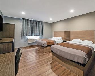 3 Spacious Units Close to Hall at Patriot Place, Comes w/ Free Breakfast! - Foxborough - Bedroom