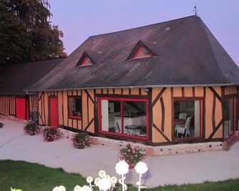 Gîte Gîtes de France - Le Manège - Bolbec - Building