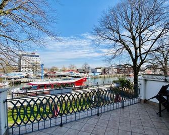 Doppelzimmer Lunch, direkt am Alten Strom - Warnemünde - Balkon