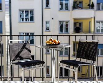 2 BR apartment near lake and city centre - D5 - Zürich - Balkon