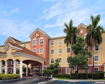 Best Western Plus Miami-Doral/Dolphin Mall - Doral - Edificio