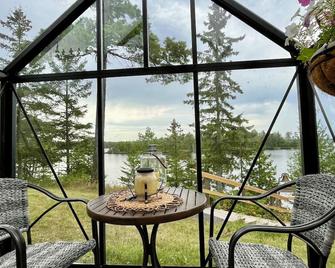 The Garden Suite at Bear Ridge on Rainy Lake - Internationaal Falls - Binnenhof
