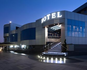 Hotel Zeneva Lux - Kragujevac - Edificio