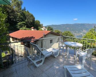 Holiday apartment Vieira do Minho for 1 - 4 persons with 3 bedrooms - Holiday house - Rio Caldo - Balcón
