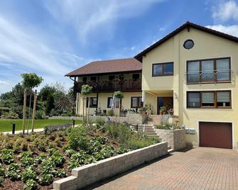 Ferienwohnung Familie Bauer - Kelheim - Gebäude