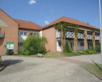 Hotel Hellfeld - Neubrandenburg - Gebäude