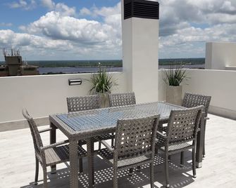 Centro de Asunción Nuevo Apartamento, Cómodo, Seguro, Piscina, Gimnasio y Parking - Asunción - Balcone