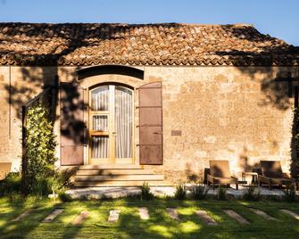 Masseria Susafa - Polizzi Generosa - Edificio