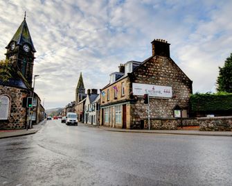 OYO Eastbank Hotel, Speyside Scotland - Аберлур - Будівля