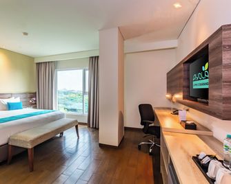 Hotel Ayola Lippo Cikarang - Cikarang - Bedroom