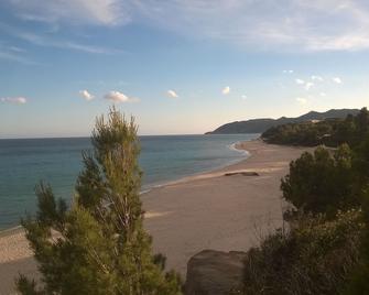 Villetta con giardino immersa nel verde a 150mt dal mare - Santa Margherita di Pula - Plage