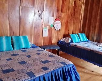 Pensión y Cabinas Colibrí B&B Costa Rica - Monteverde - Makuuhuone