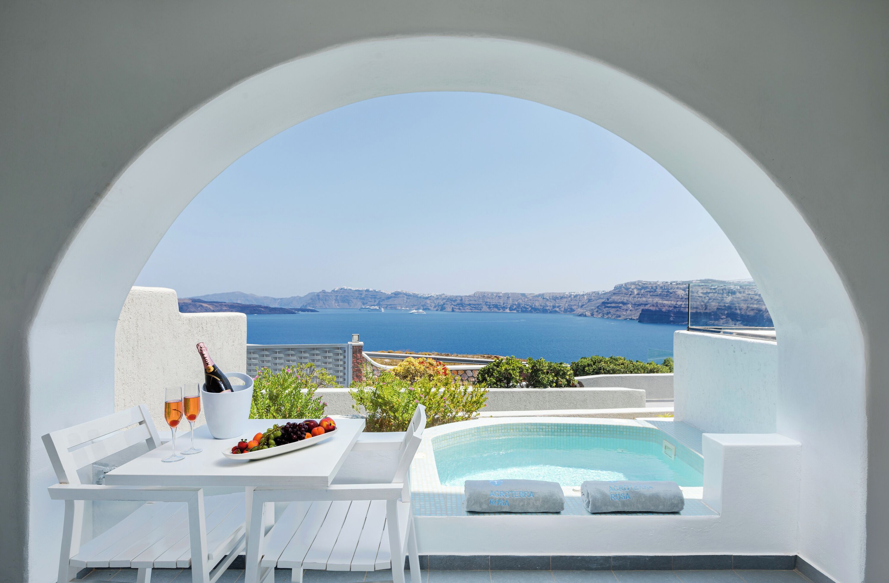 ايكروتيرا روزا لاكشري سويتس آند سبا