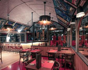 فندق ترالالا مونترو - مونتروي - بار