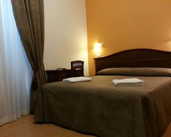 Guesthouse Alex II - Roma - Camera da letto