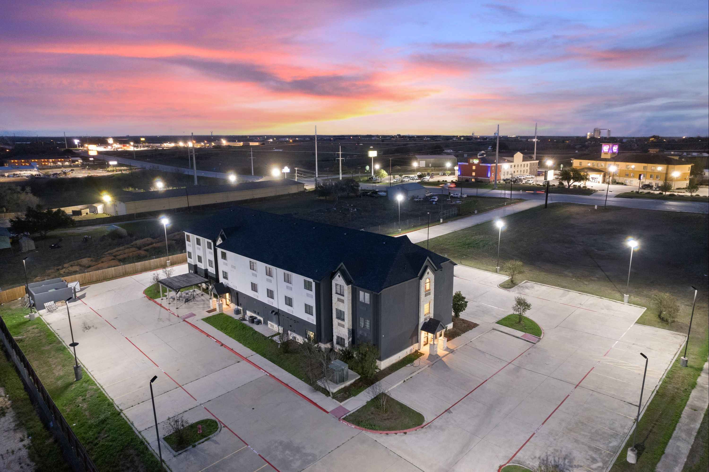 Garner Hotel Gonzales By IHG - Gonzales - Bygning