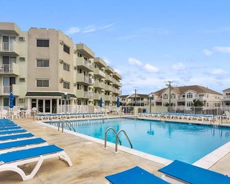 225 E Wildwood Ave, Unit 321 - Wildwood - Pool