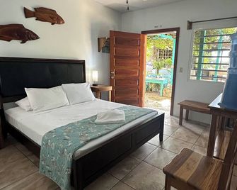 All Seasons Belize - Hopkins - Quarto